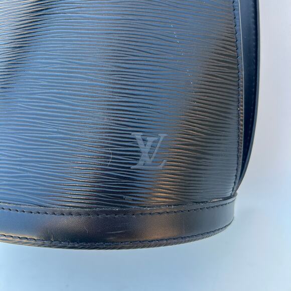 Louis Vuitton Cluny Epi Leather Shoulder Bag Black Bucket Purse Designer - Picture 3 of 13